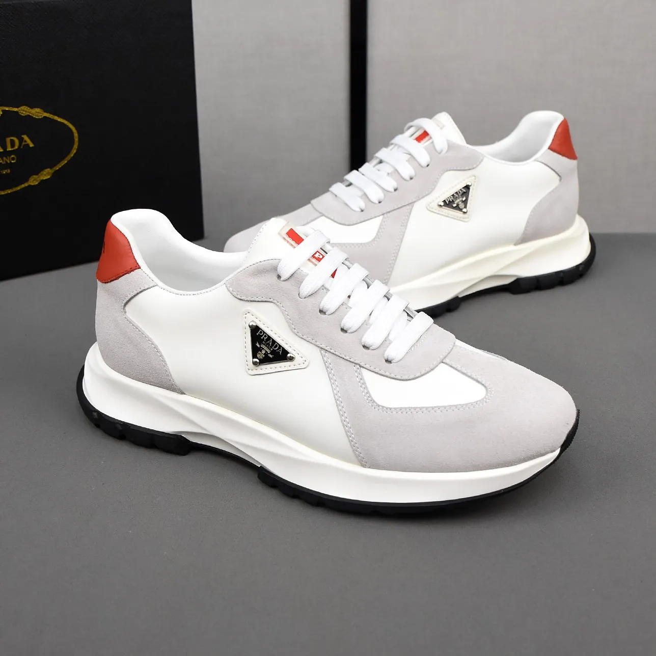PP500🍒🍒🍒【PRADA】The upper is made of first-layer cowhide, sheepskin lining, and ultra-light soft elastic PU outsole. Men's size 38-44 (just choose according to your usual wearing size).
